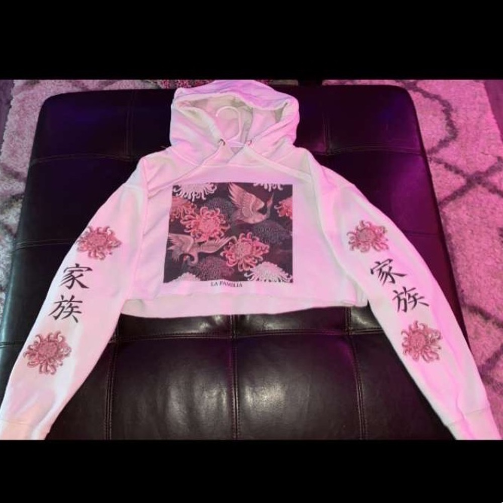 White cropped la familia hoodie